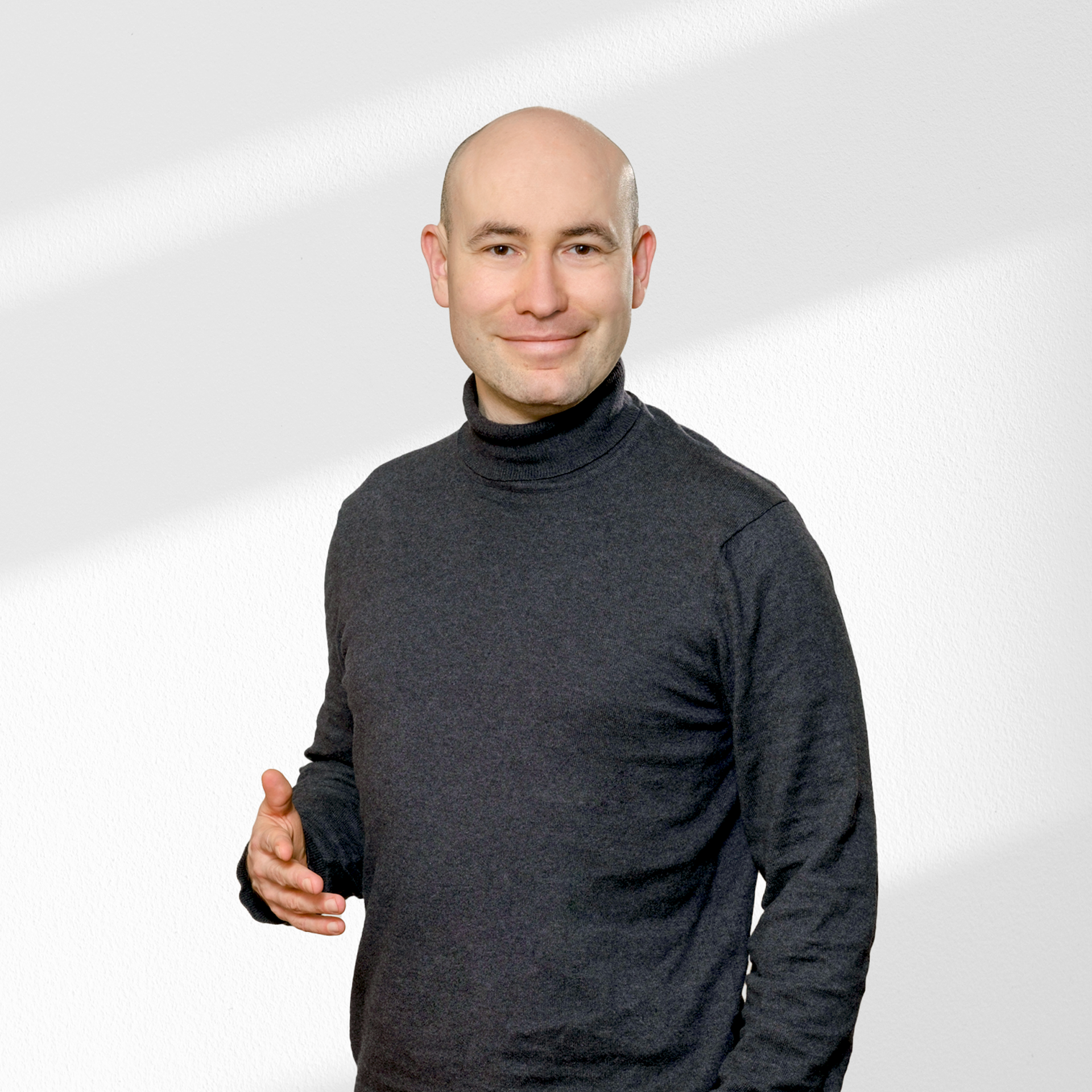 Dr. André Bernick